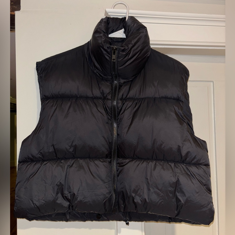 AMAZON ULTRA CROPPED PUFFER VEST